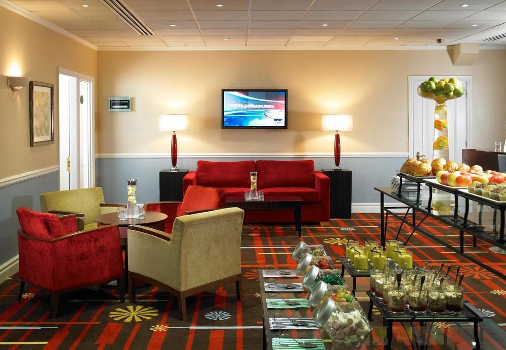 Delta Hotels By Marriott Хантингдон Экстерьер фото