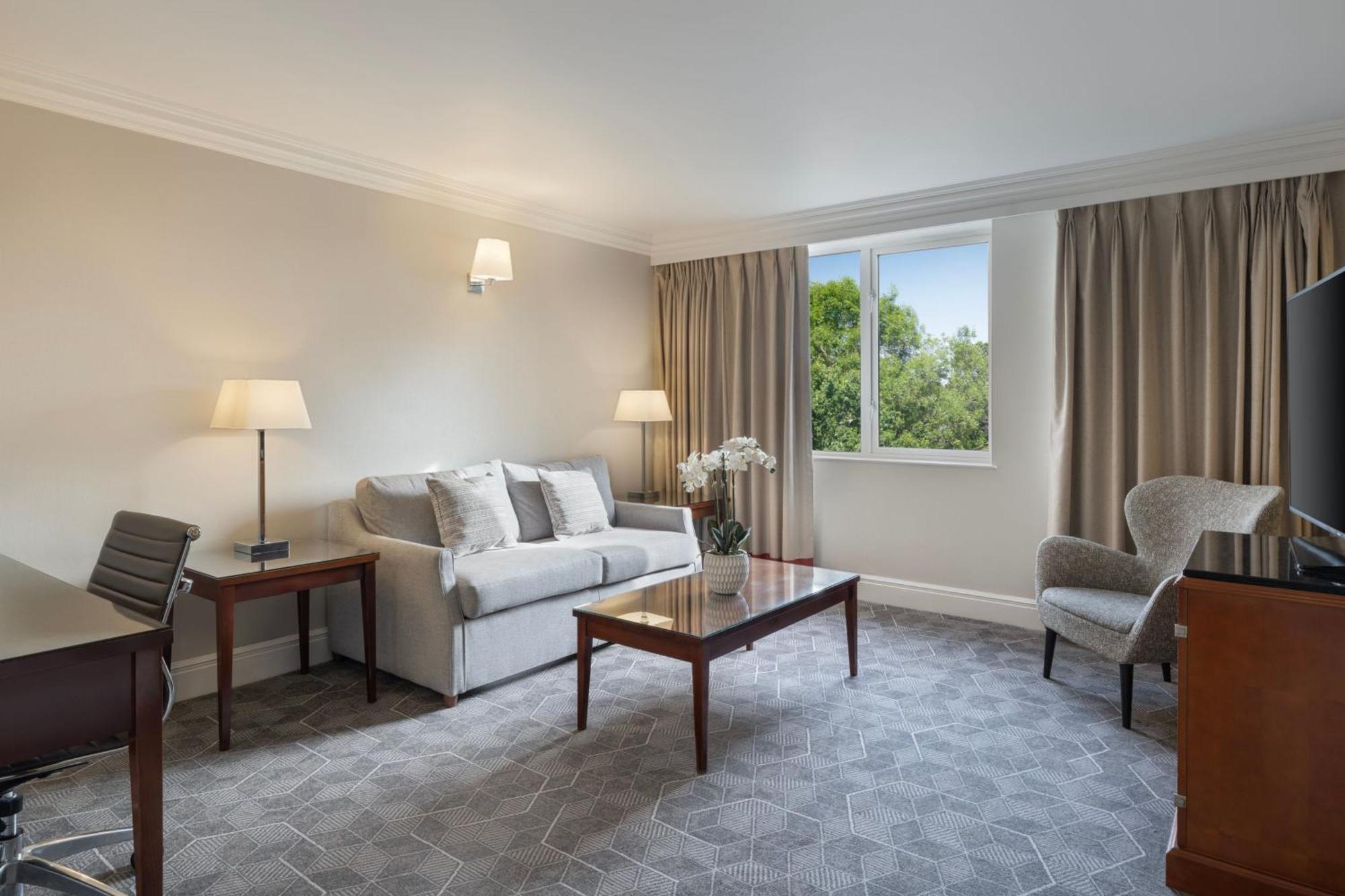 Delta Hotels By Marriott Хантингдон Экстерьер фото