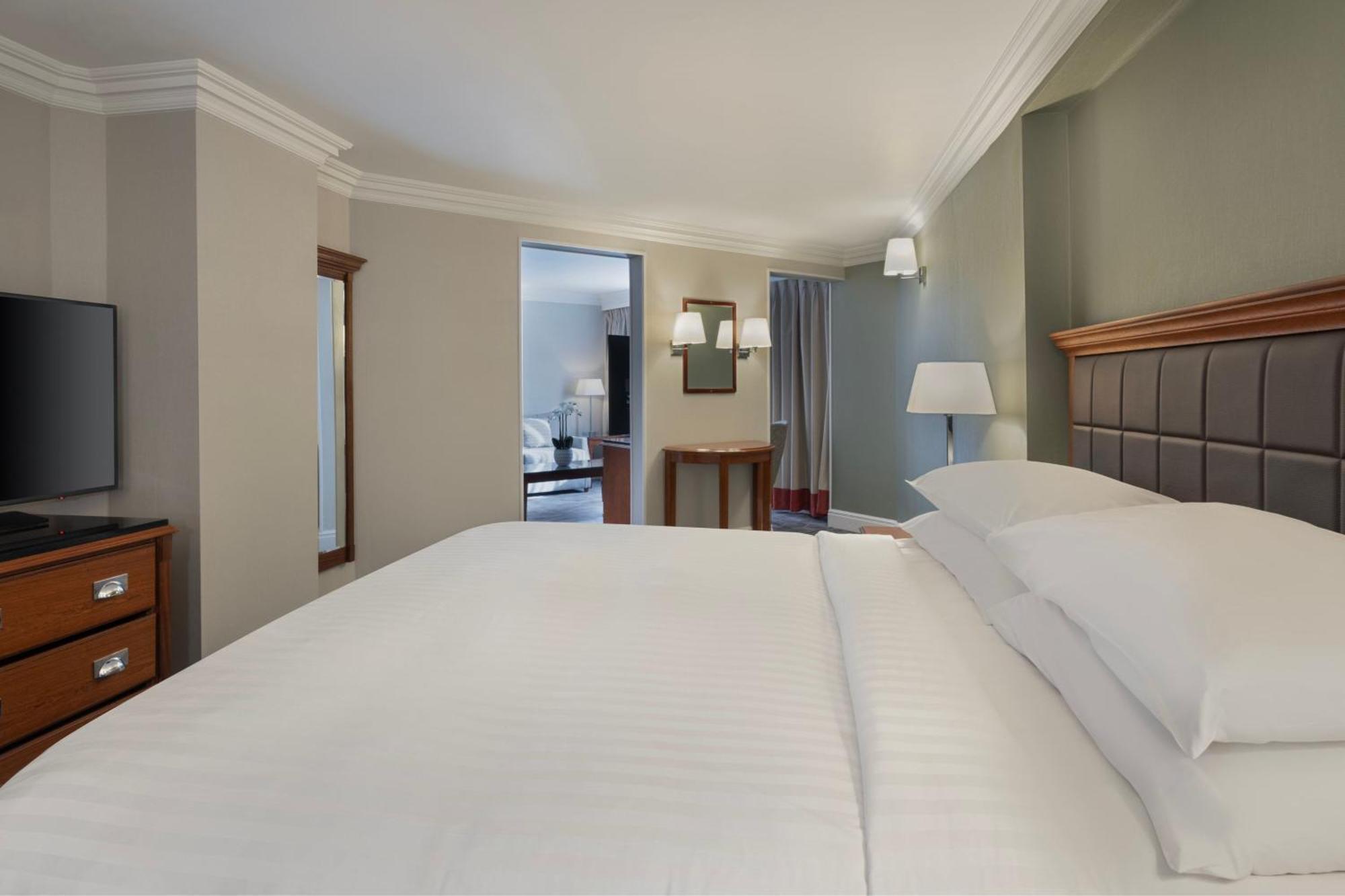 Delta Hotels By Marriott Хантингдон Экстерьер фото