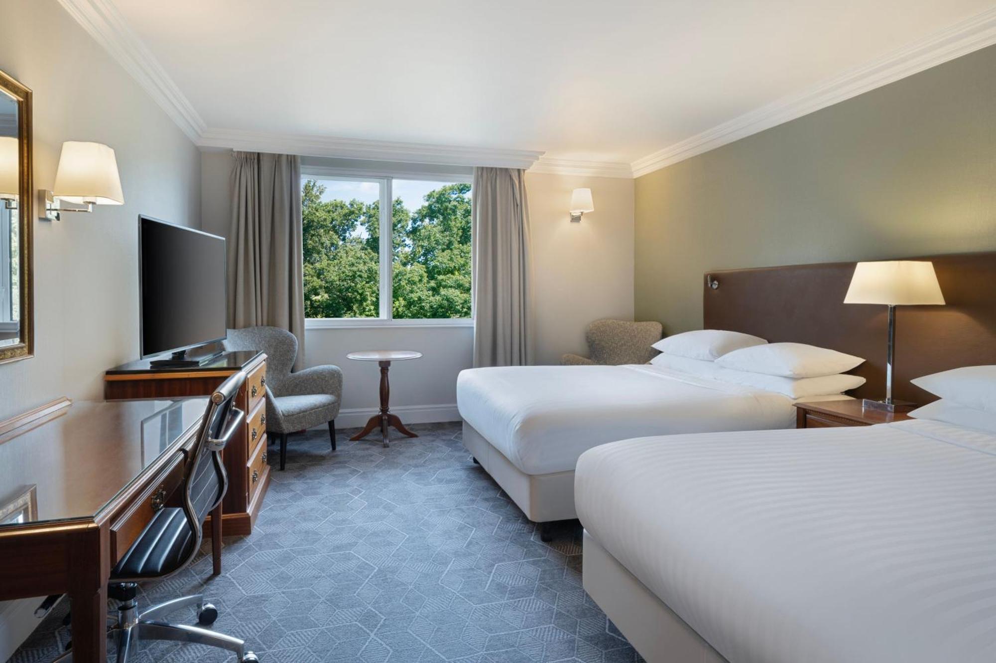 Delta Hotels By Marriott Хантингдон Экстерьер фото