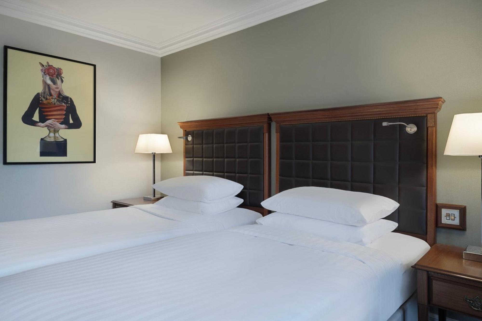 Delta Hotels By Marriott Хантингдон Экстерьер фото