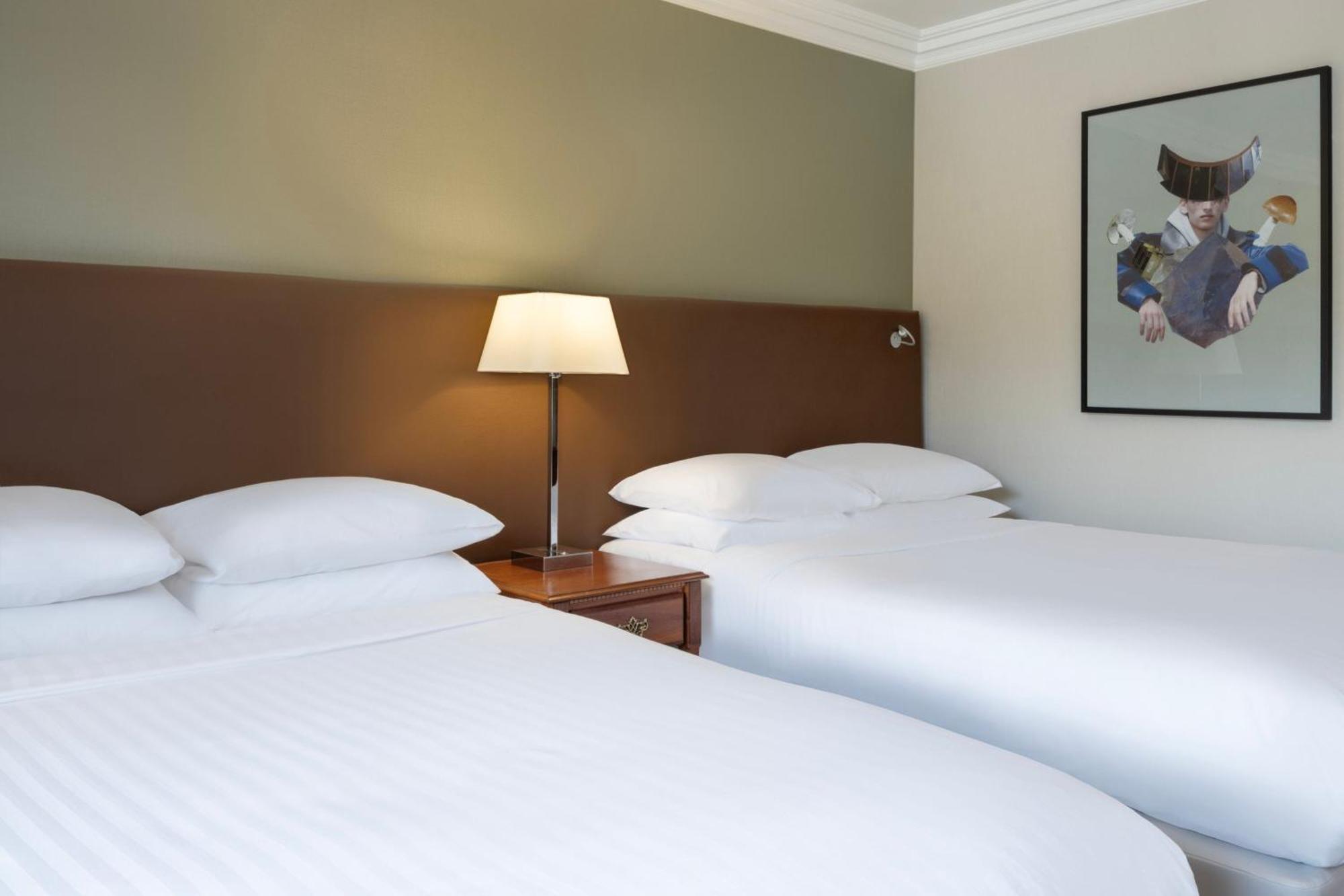 Delta Hotels By Marriott Хантингдон Экстерьер фото