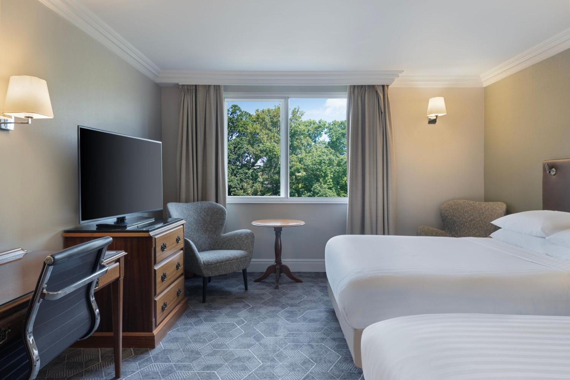 Delta Hotels By Marriott Хантингдон Экстерьер фото
