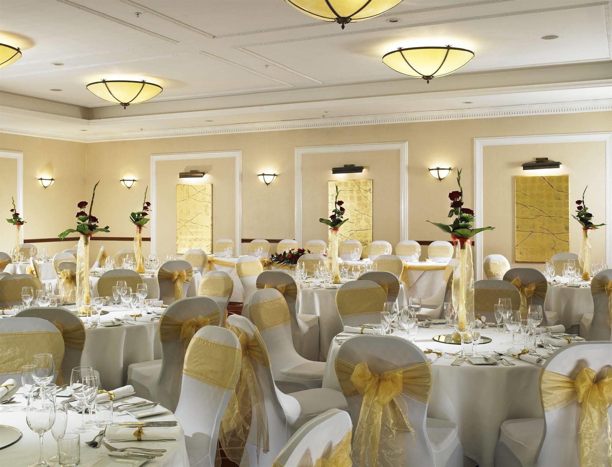 Delta Hotels By Marriott Хантингдон Экстерьер фото